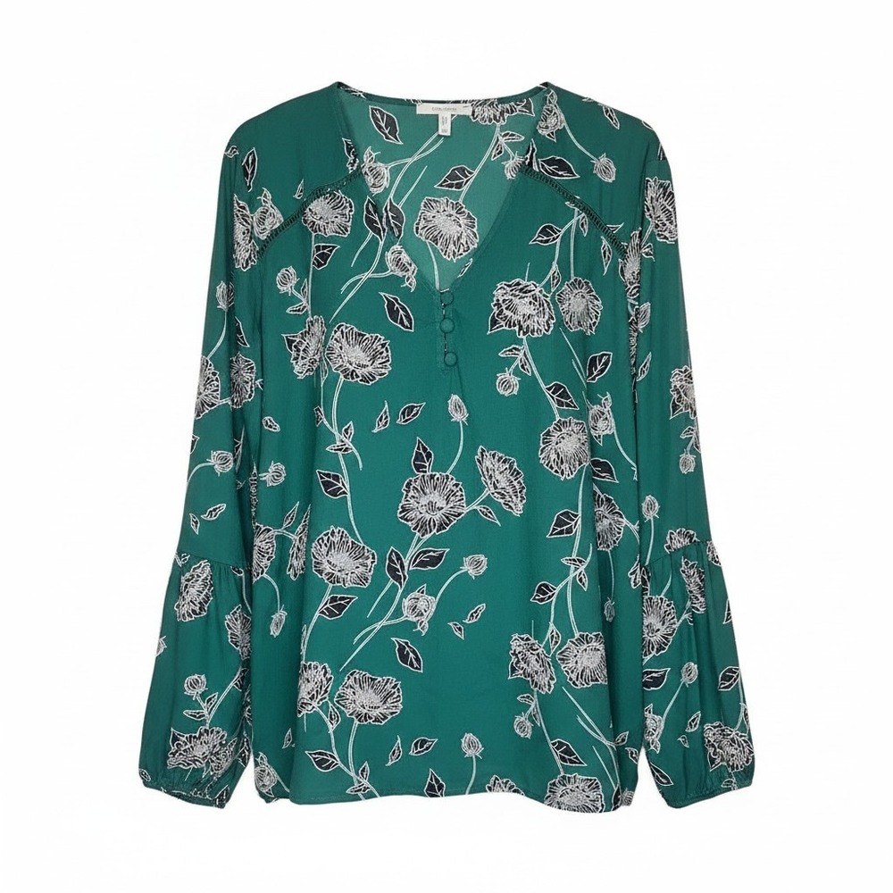 Maurices Floral Blouse Medium Green Long Sleeve V-Neck Lace Detail Top
